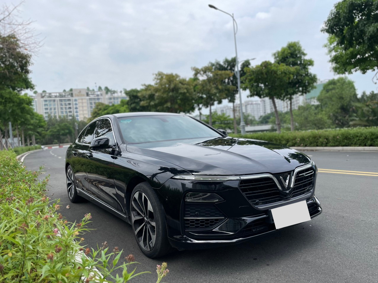 Bán VinFast LUX A2.0 Premium năm sản xuất 2019, màu đen, giá chỉ 545 triệu